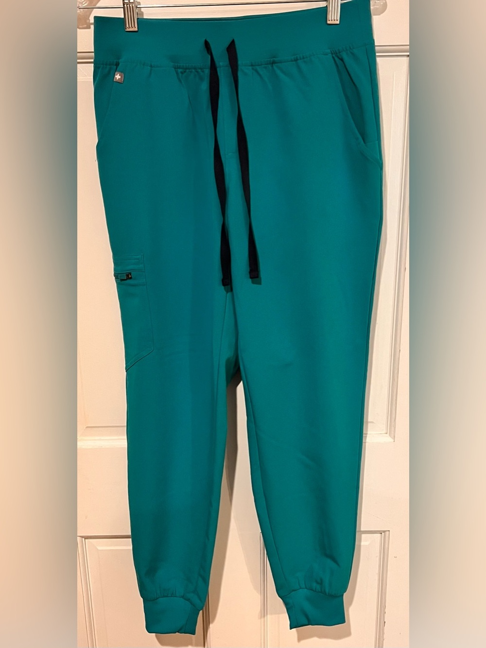 FIGS Women’s Zamora Jogger Scrub Pant, Teal, Size small